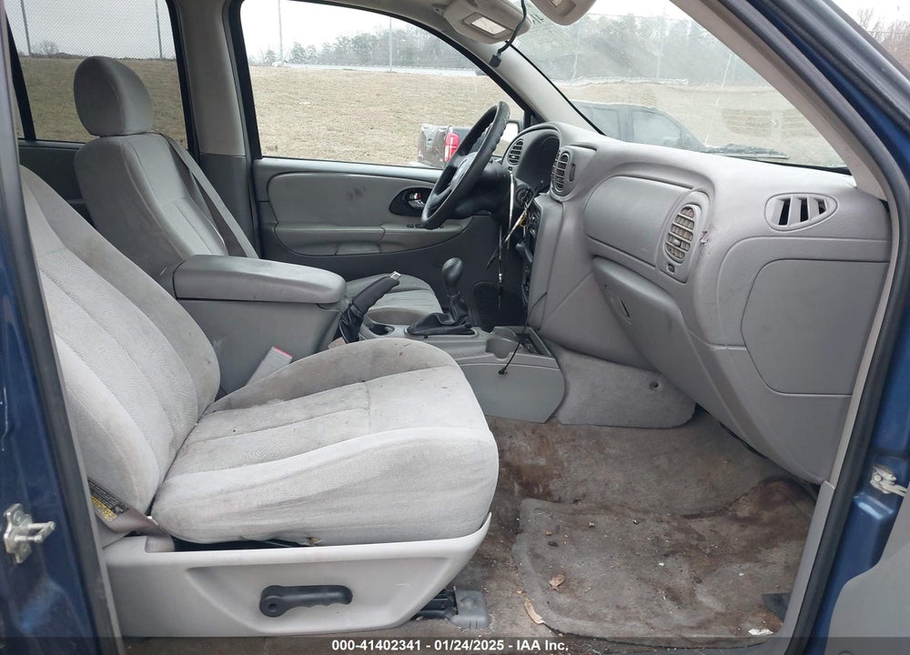 2005 CHEVROLET TRAILBLAZER LS VIN: 1GNDT13S652285902