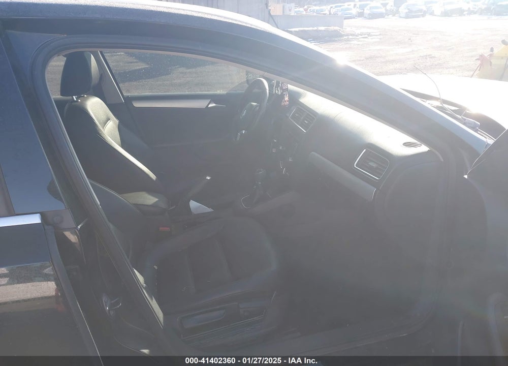 2013 VOLKSWAGEN JETTA VIN: 3VWBP7AJ1DM402355