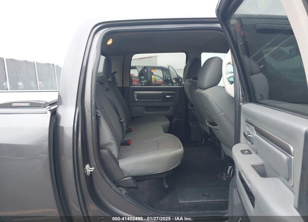 2016 RAM 1500 VIN: 3C6RR7LT6GG239805