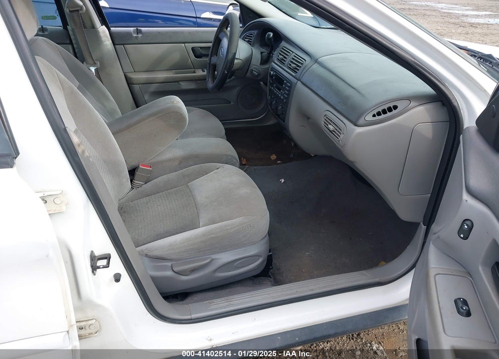 2005 FORD TAURUS SE VIN: 1FAFP53215A267767