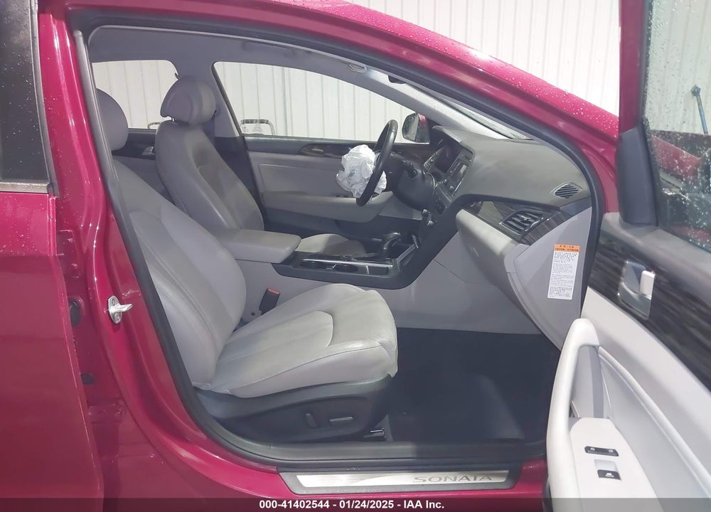 2016 HYUNDAI SONATA HYBRID VIN: KMHE34L17GA019184