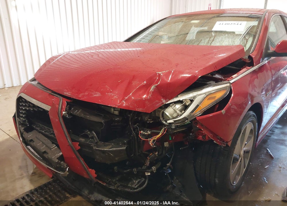 2016 HYUNDAI SONATA HYBRID VIN: KMHE34L17GA019184