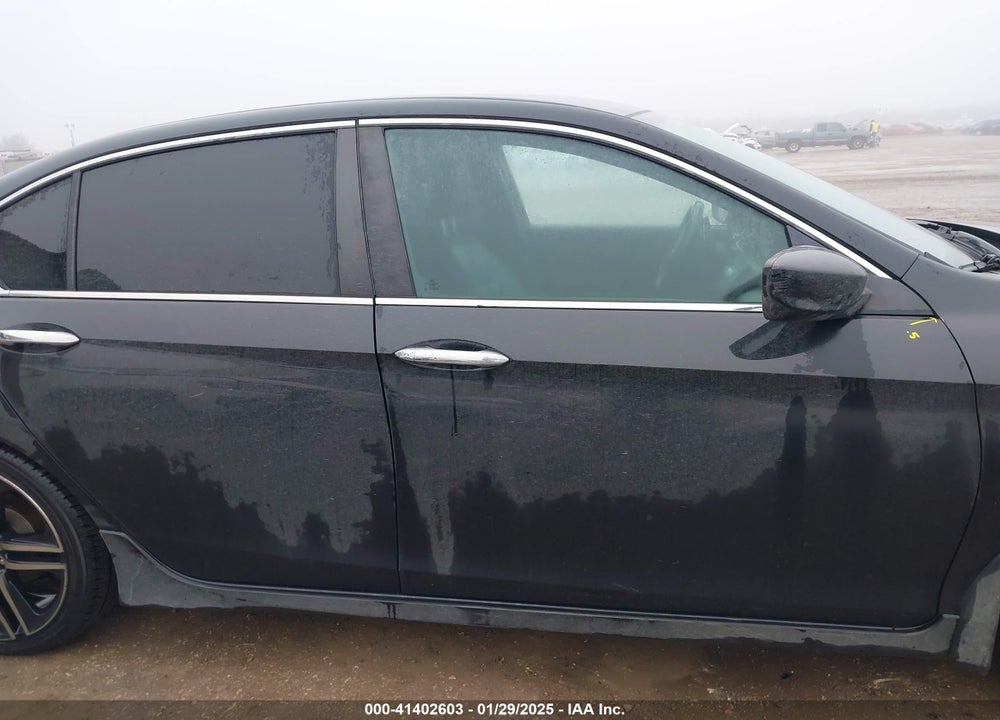 2016 HONDA ACCORD VIN: 1HGCR2F56GA205832