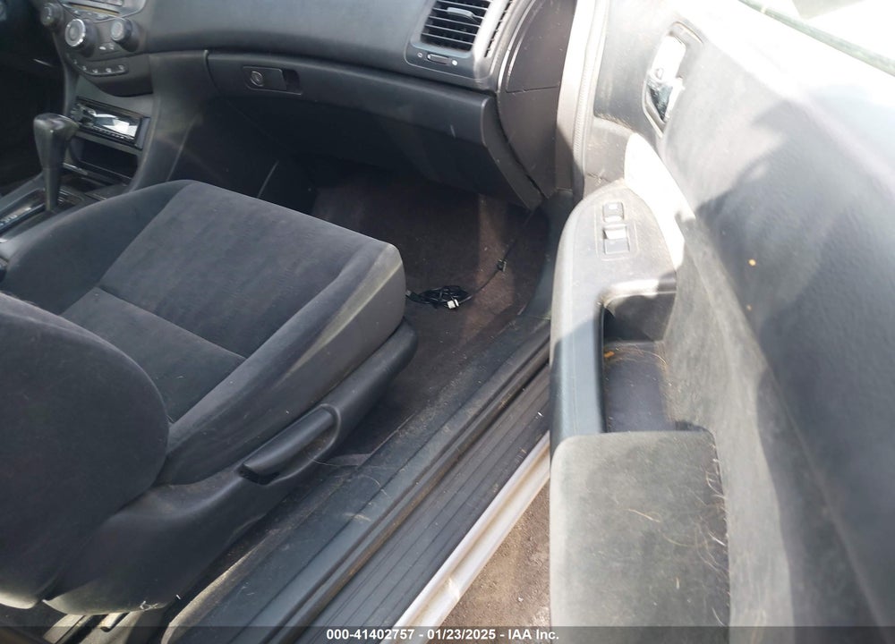 2005 HONDA ACCORD 2.4 LX VIN: 1HGCM56495A028097
