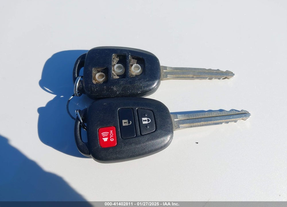 2014 TOYOTA PRIUS C VIN: JTDKDTB35E1570342
