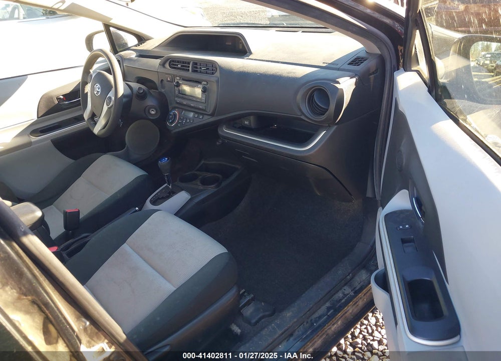 2014 TOYOTA PRIUS C VIN: JTDKDTB35E1570342
