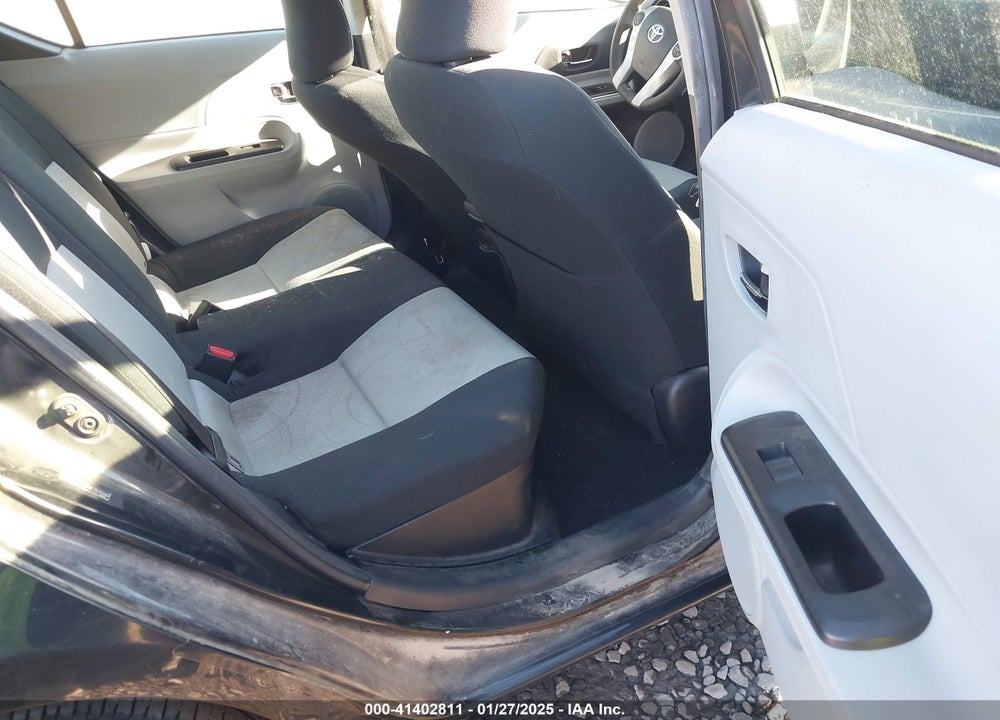 2014 TOYOTA PRIUS C VIN: JTDKDTB35E1570342