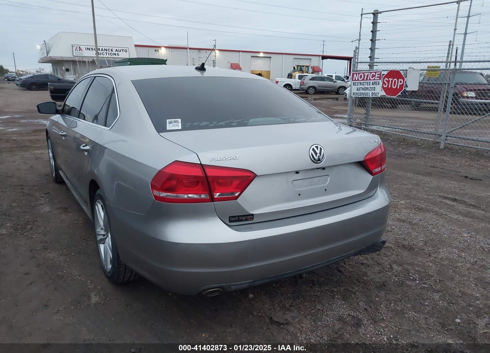 2014 VOLKSWAGEN PASSAT VIN: 1VWBN7A38EC064401