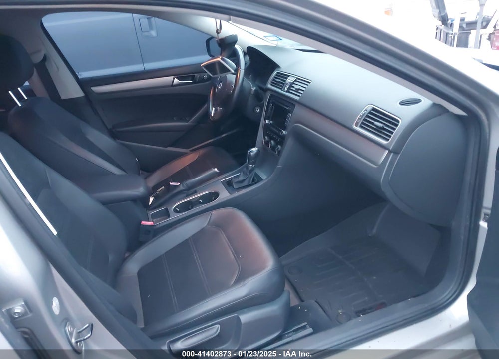 2014 VOLKSWAGEN PASSAT VIN: 1VWBN7A38EC064401