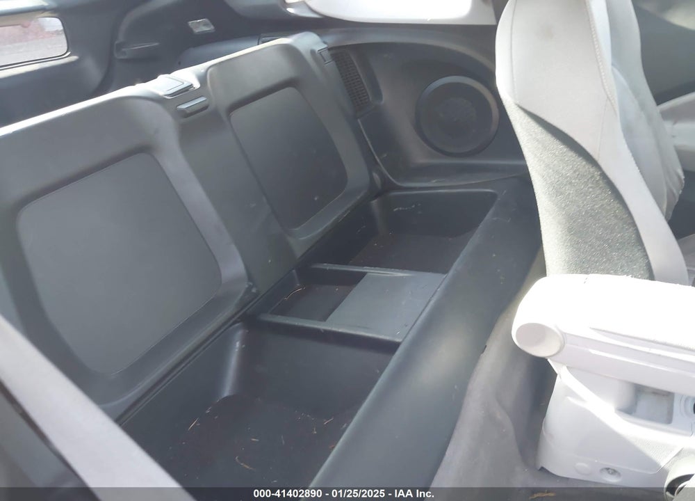 2011 HONDA CR-Z VIN: JHMZF1C69BS006610