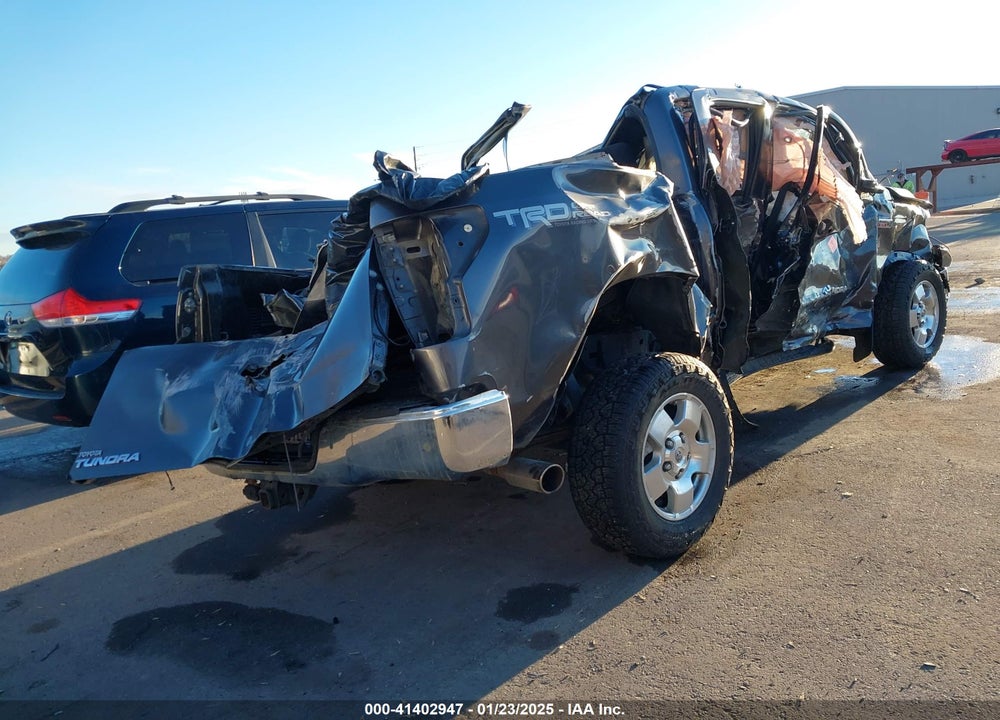 2011 TOYOTA TUNDRA GRADE 5.7L V8 VIN: 5TFEY5F12BX112353