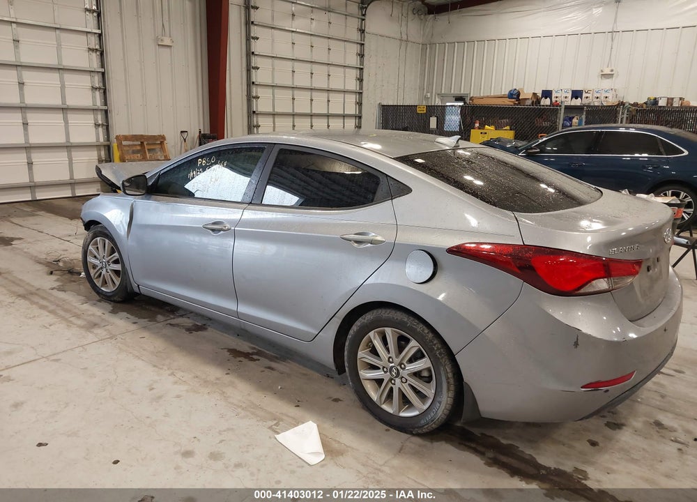 2016 HYUNDAI ELANTRA VIN: 5NPDH4AE6GH782393