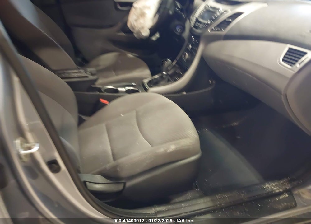2016 HYUNDAI ELANTRA VIN: 5NPDH4AE6GH782393