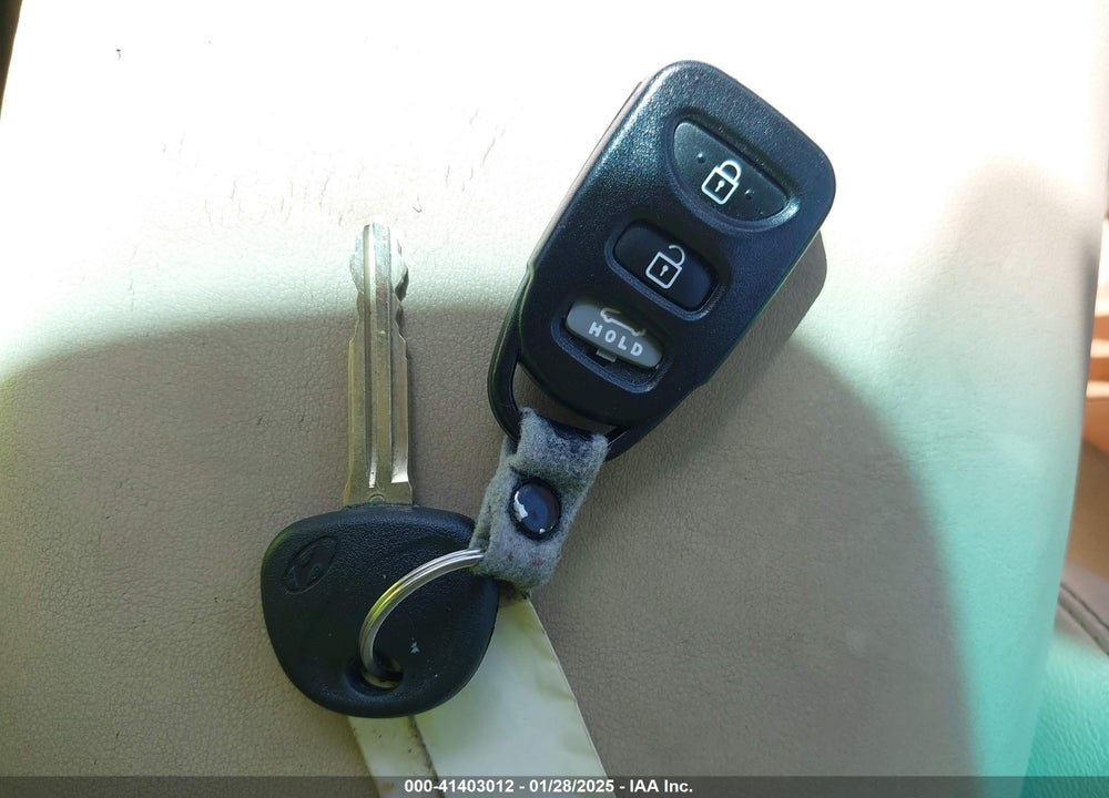 2016 HYUNDAI ELANTRA VIN: 5NPDH4AE6GH782393