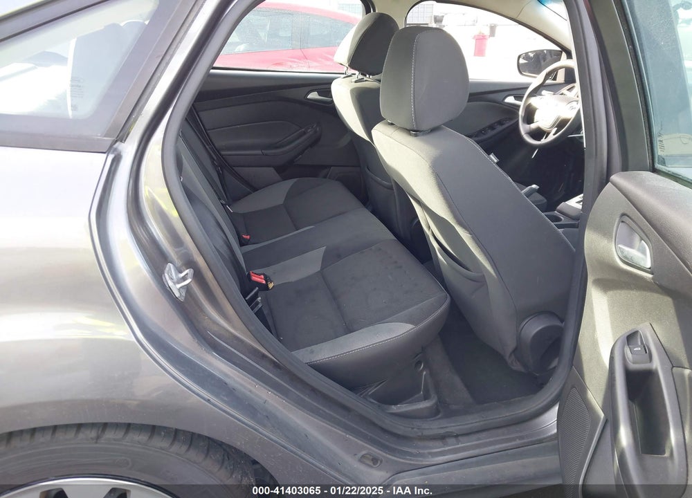 2014 FORD FOCUS SE VIN: 1FADP3F28EL184185
