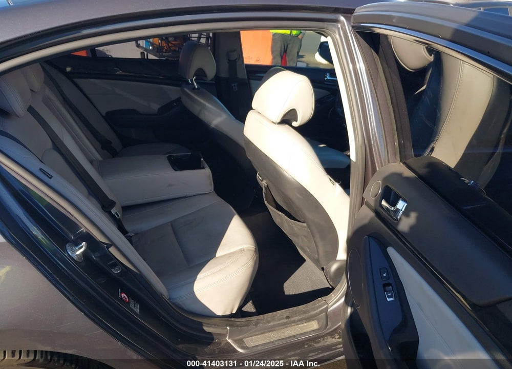 2014 KIA CADENZA VIN: KNALN4D77E5141281