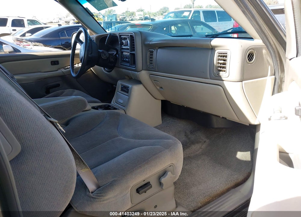 2000 GMC YUKON XL 1500 SLE VIN: 3GKFK16T8YG205654