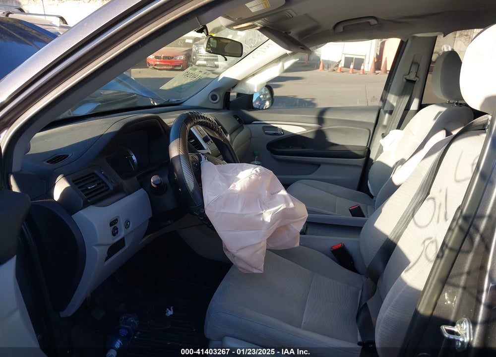 2018 HONDA PILOT LX VIN: 5FNYF5H14JB013669