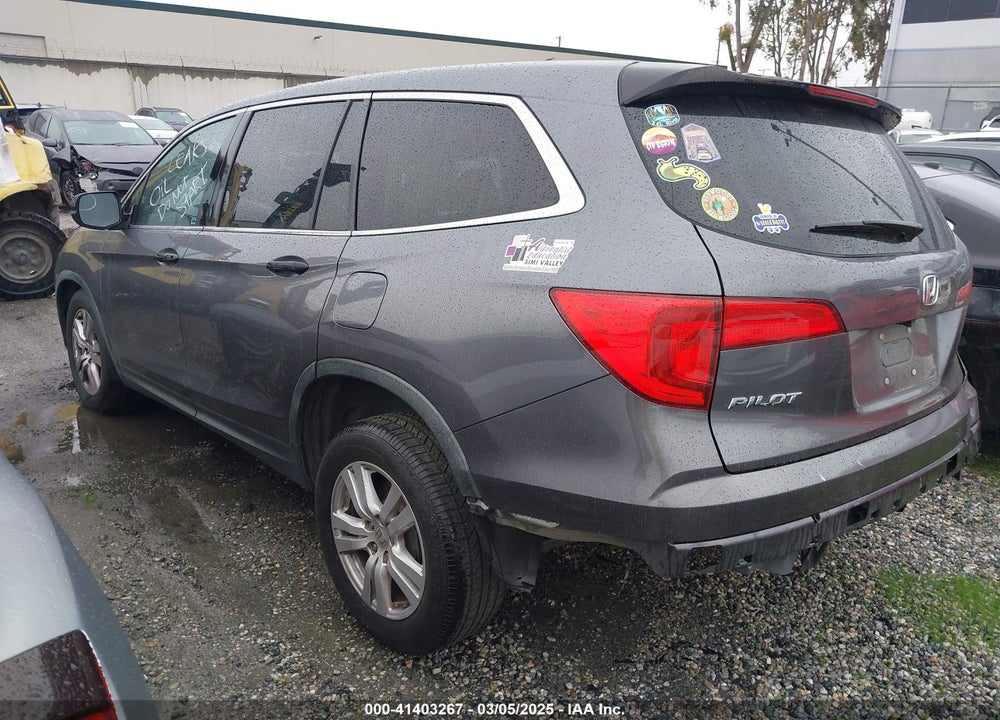 2018 HONDA PILOT LX VIN: 5FNYF5H14JB013669