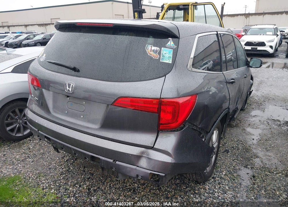 2018 HONDA PILOT LX VIN: 5FNYF5H14JB013669
