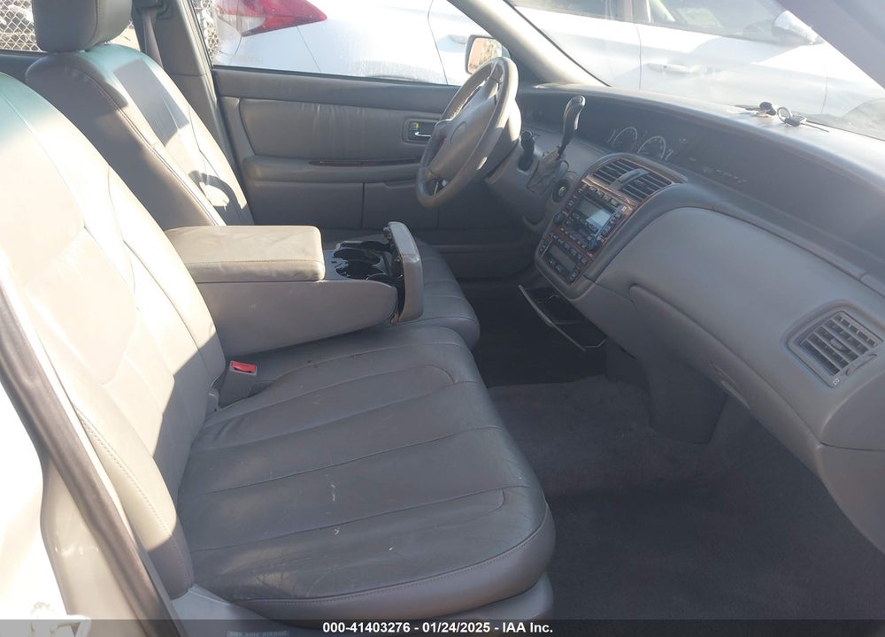 2000 TOYOTA AVALON XLS VIN: 4T1BF28B0YU100530