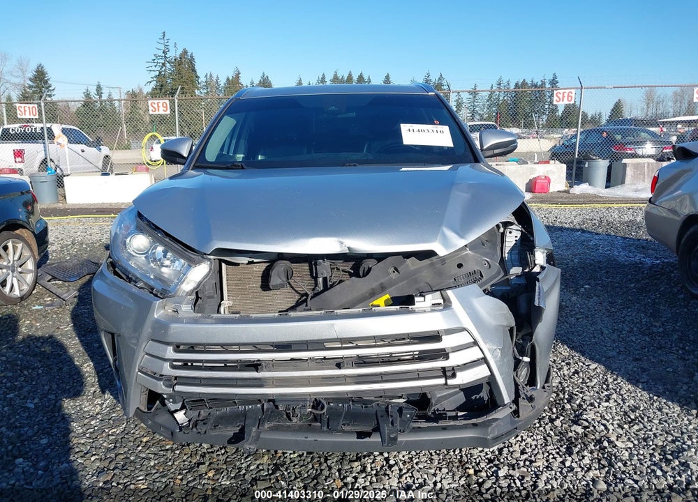 2019 TOYOTA HIGHLANDER VIN: 5TDJZRFH8KS570677