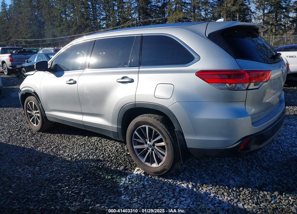 2019 TOYOTA HIGHLANDER VIN: 5TDJZRFH8KS570677