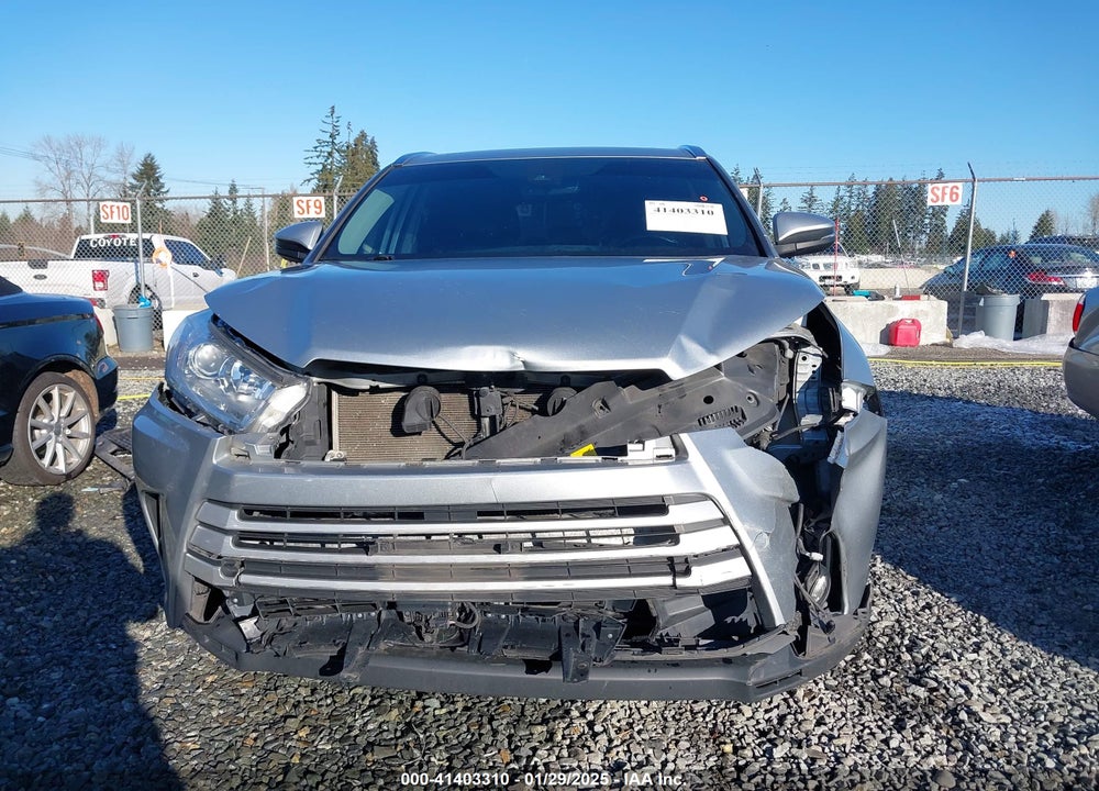 2019 TOYOTA HIGHLANDER VIN: 5TDJZRFH8KS570677