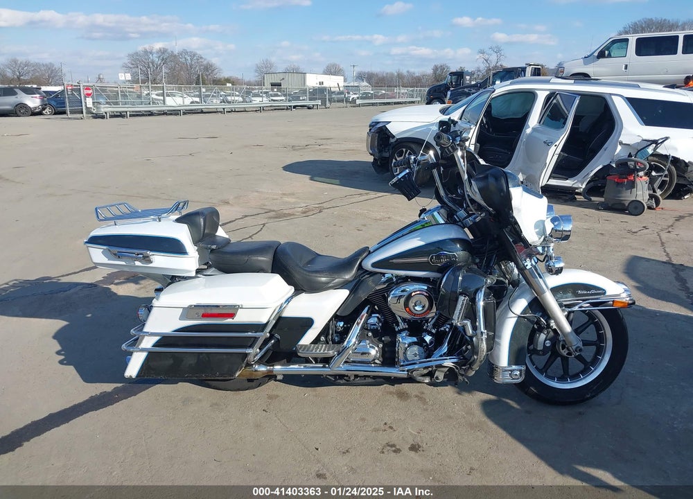 2008 HARLEY-DAVIDSON FLHTCUI VIN: 1HD1FC4158Y646797