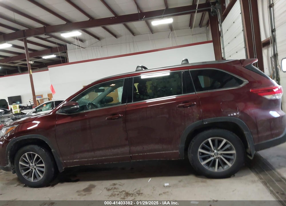 2017 TOYOTA HIGHLANDER XLE VIN: 5TDJZRFH9HS459886