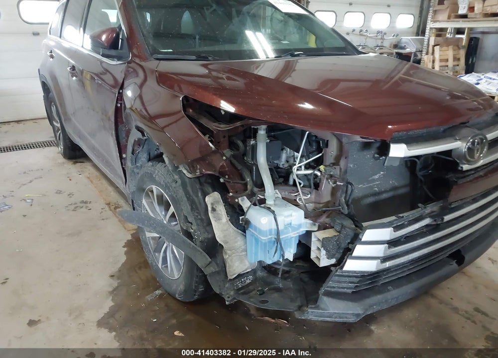 2017 TOYOTA HIGHLANDER XLE VIN: 5TDJZRFH9HS459886