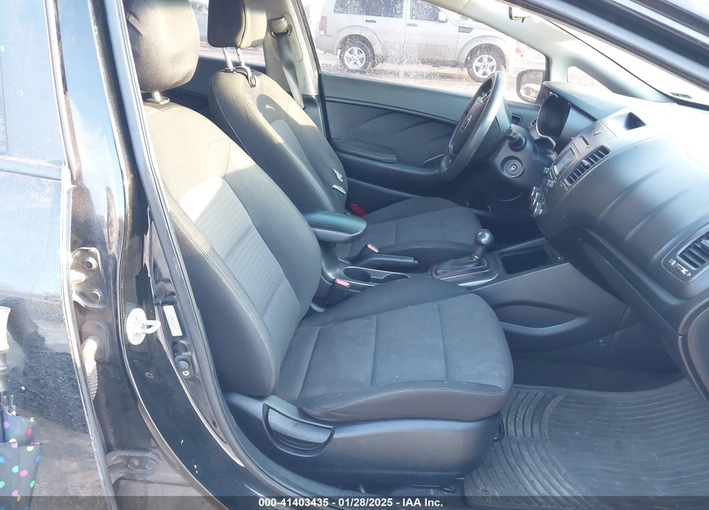 2016 KIA FORTE LX VIN: KNAFX4A62G5568289