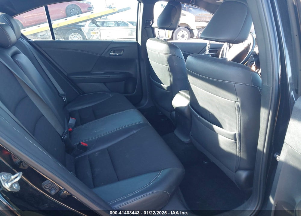 2016 HONDA ACCORD VIN: 1HGCR2F64GA245755