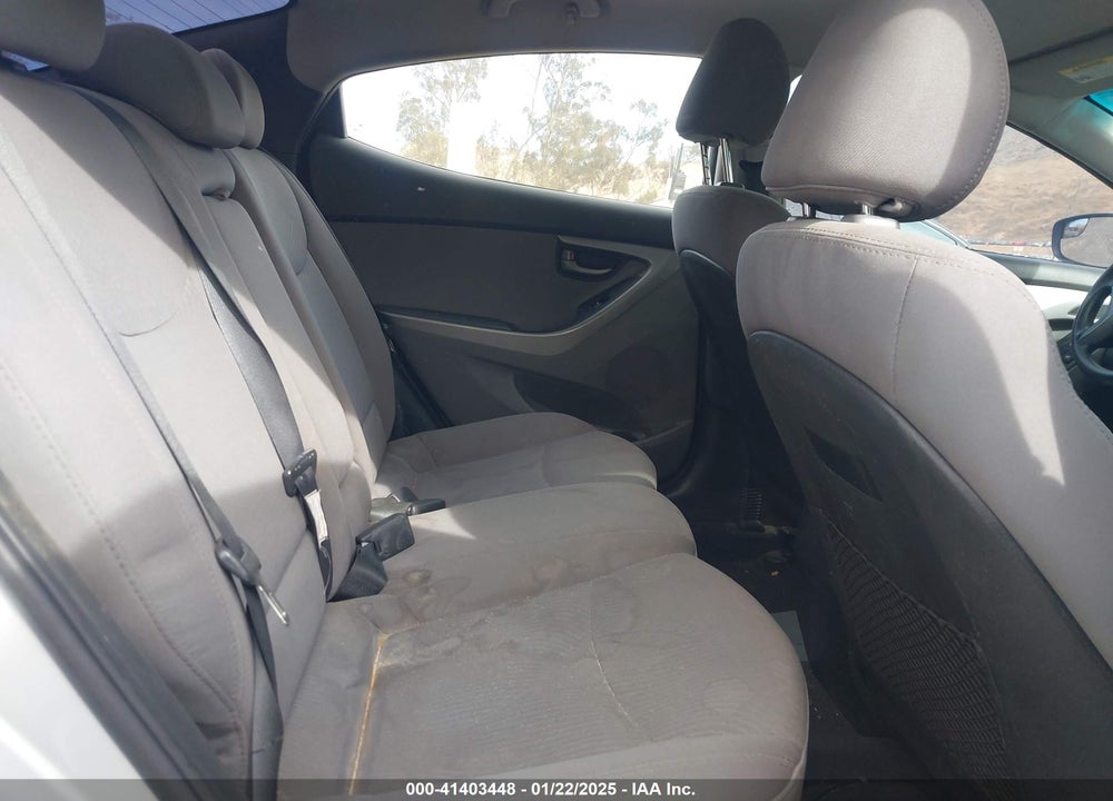 2015 HYUNDAI ELANTRA VIN: 5NPDH4AE5FH608782