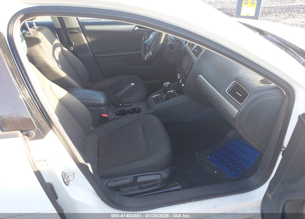 2016 VOLKSWAGEN JETTA VIN: 3VWD67AJ1GM346028