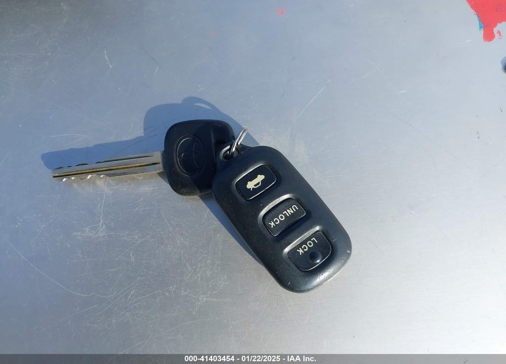 2003 TOYOTA CAMRY LE VIN: JTDBE32K330174725