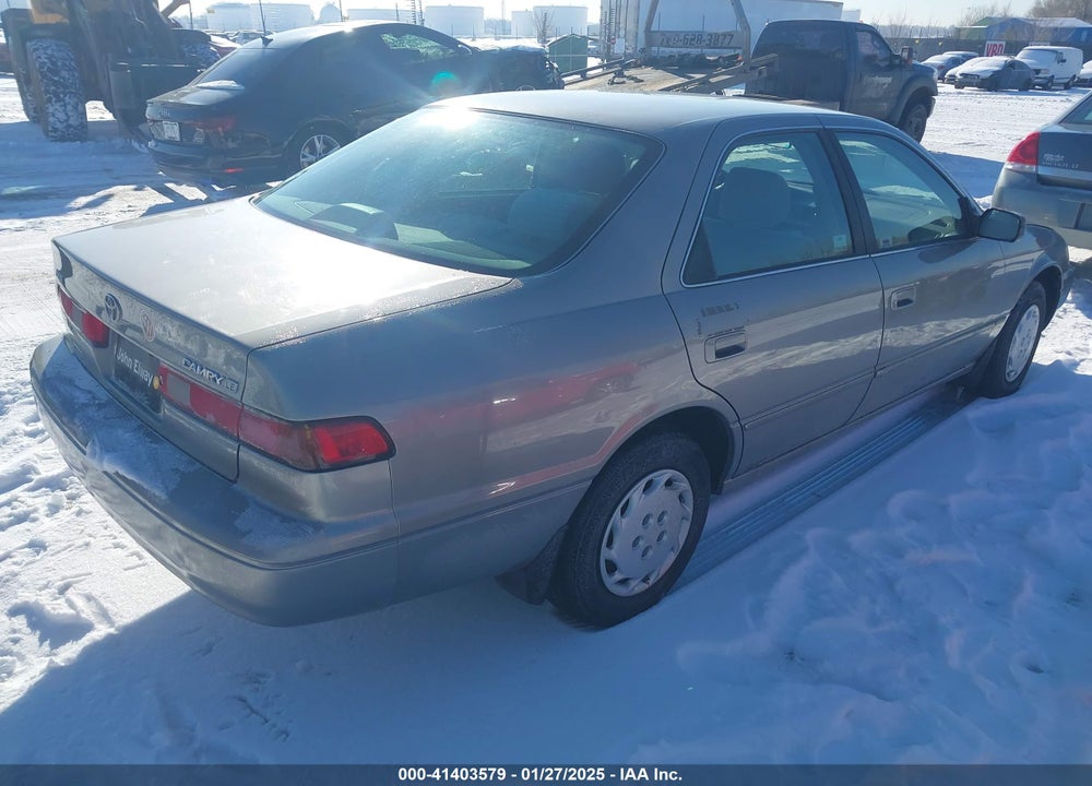 1999 TOYOTA CAMRY LE VIN: JT2BG22K7X0300619