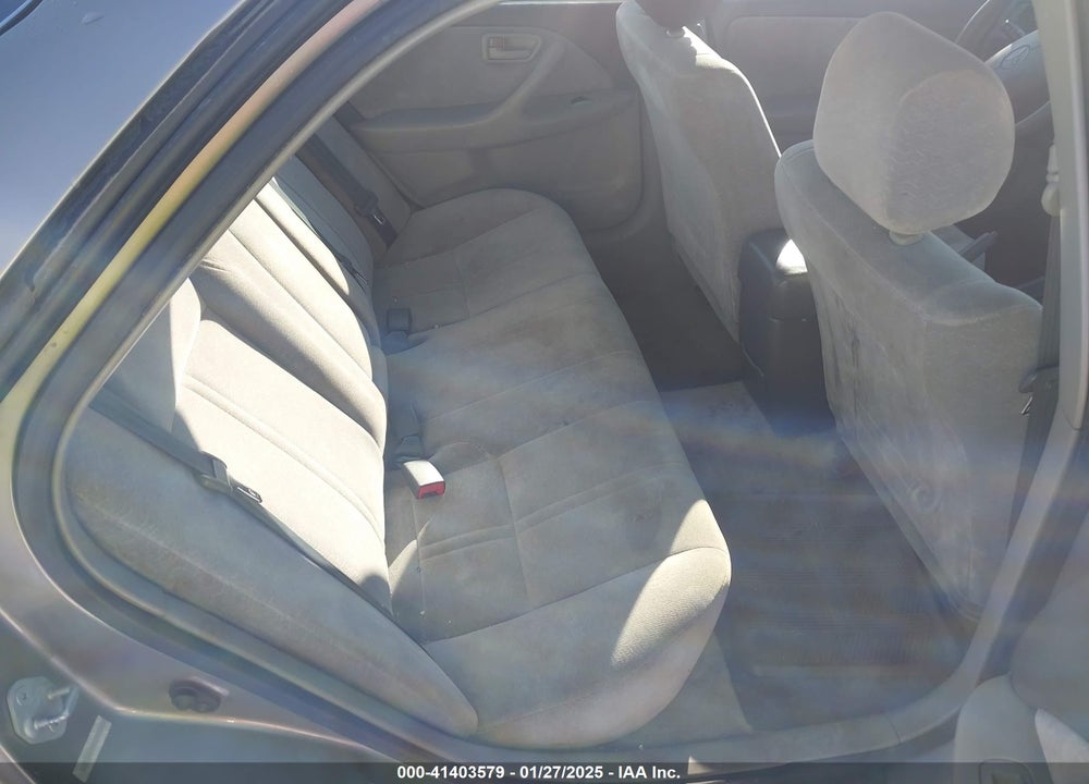 1999 TOYOTA CAMRY LE VIN: JT2BG22K7X0300619