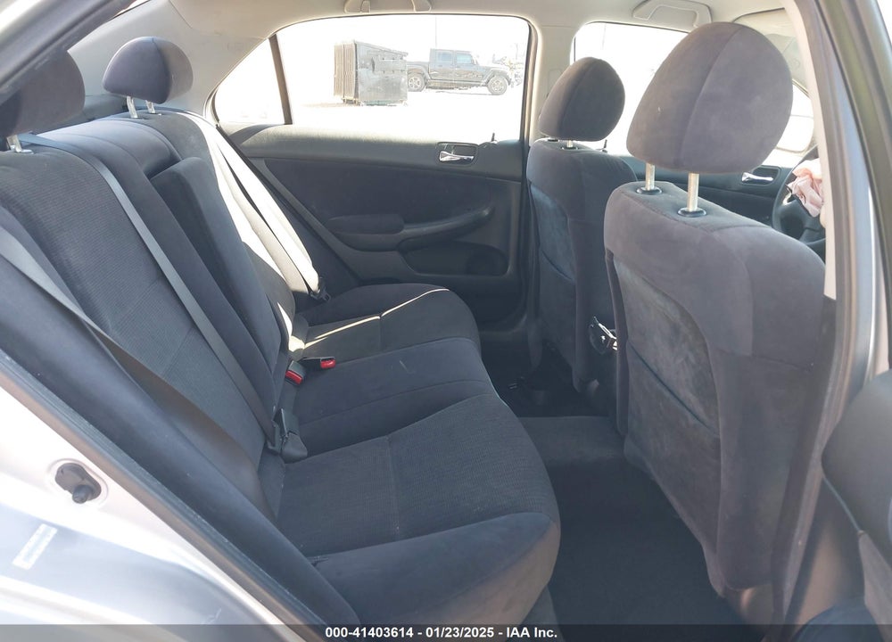 2005 HONDA ACCORD 2.4 LX VIN: JHMCM56425C002412