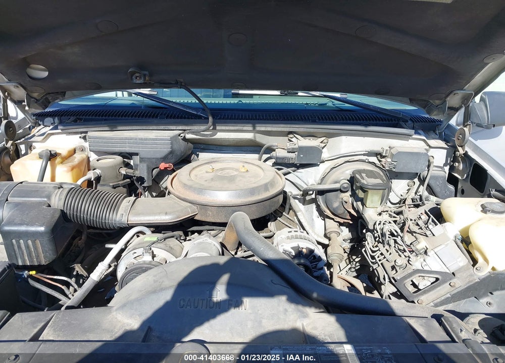 1994 GMC SUBURBAN C1500 VIN: 1GKEC16K9RJ715298