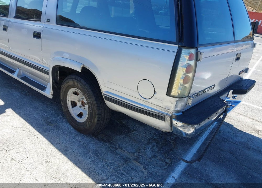 1994 GMC SUBURBAN C1500 VIN: 1GKEC16K9RJ715298