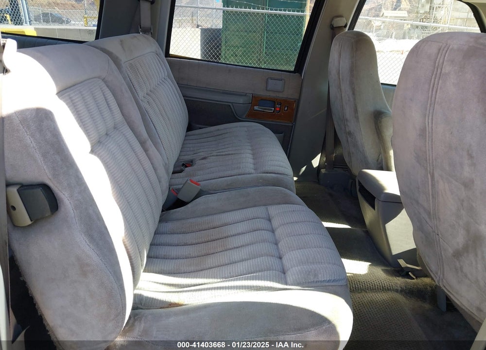 1994 GMC SUBURBAN C1500 VIN: 1GKEC16K9RJ715298