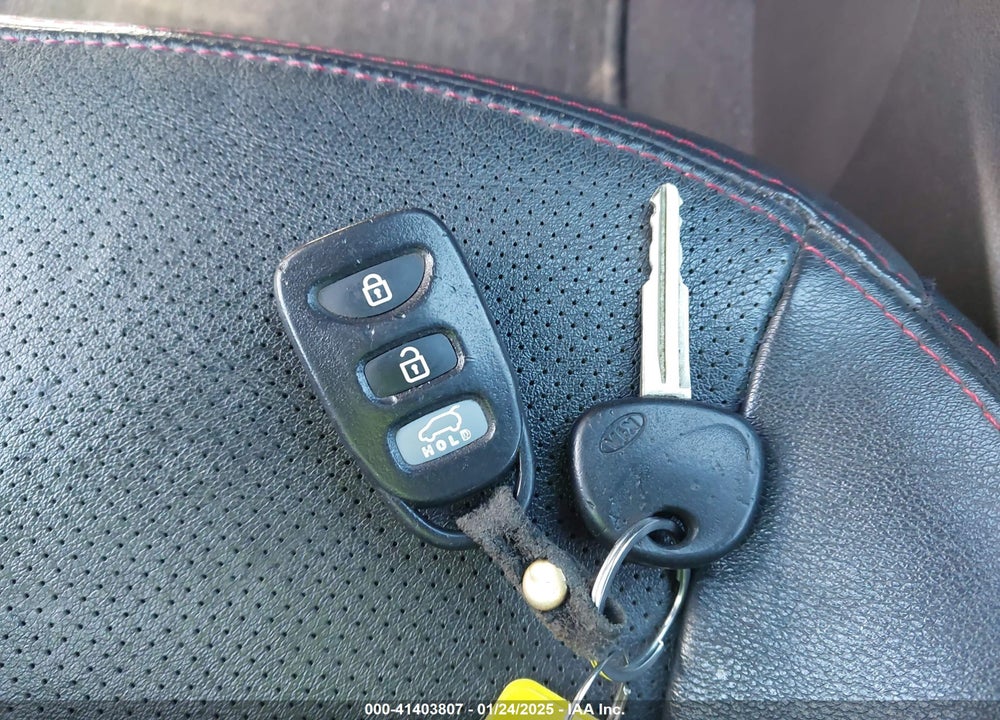 2011 KIA FORTE VIN: KNAFW5A3XB5338328