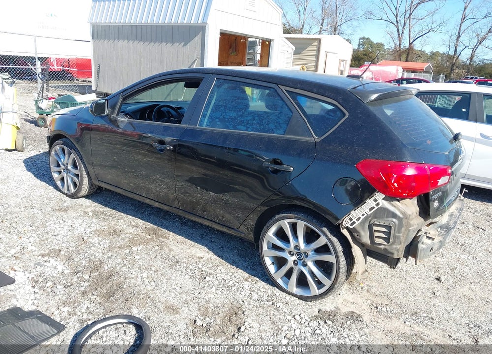 2011 KIA FORTE VIN: KNAFW5A3XB5338328