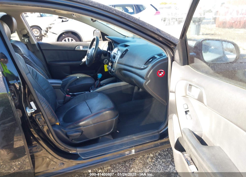2011 KIA FORTE VIN: KNAFW5A3XB5338328