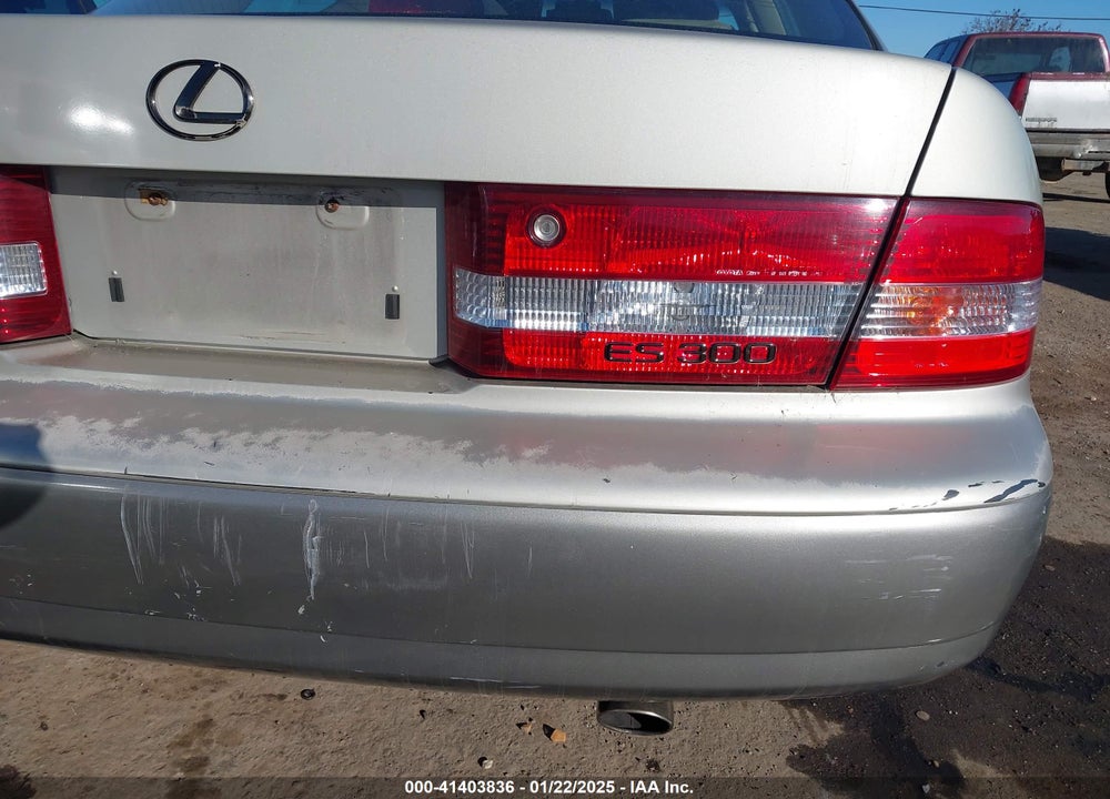2001 LEXUS ES 300 VIN: JT8BF28G210315452