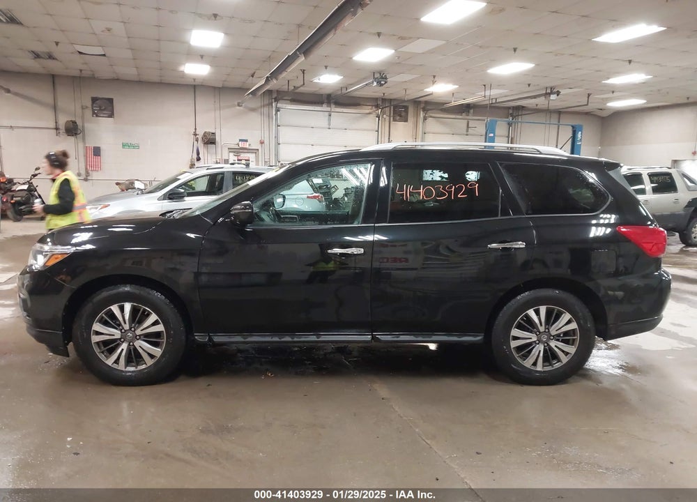 2017 NISSAN PATHFINDER SV VIN: 5N1DR2MM5HC636032