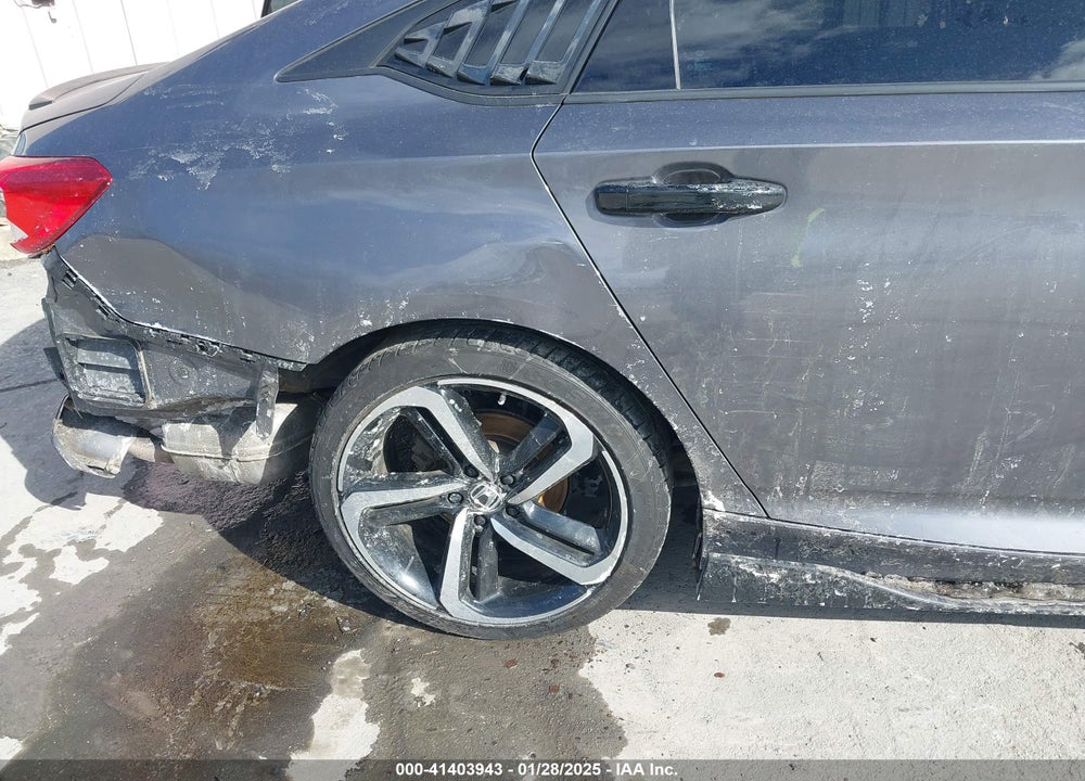 2019 HONDA ACCORD VIN: 1HGCV1F3XKA013701