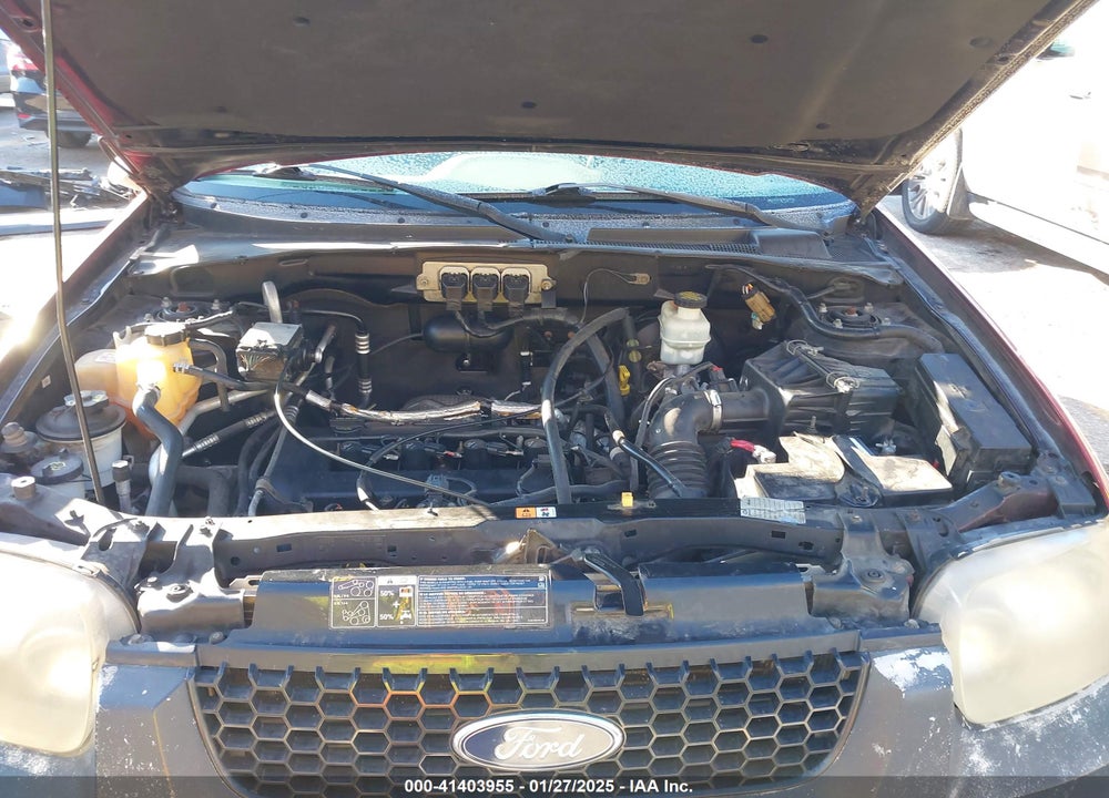 2005 FORD ESCAPE XLS VIN: 1FMCU02Z05KC78367