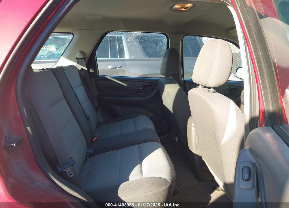 2005 FORD ESCAPE XLS VIN: 1FMCU02Z05KC78367